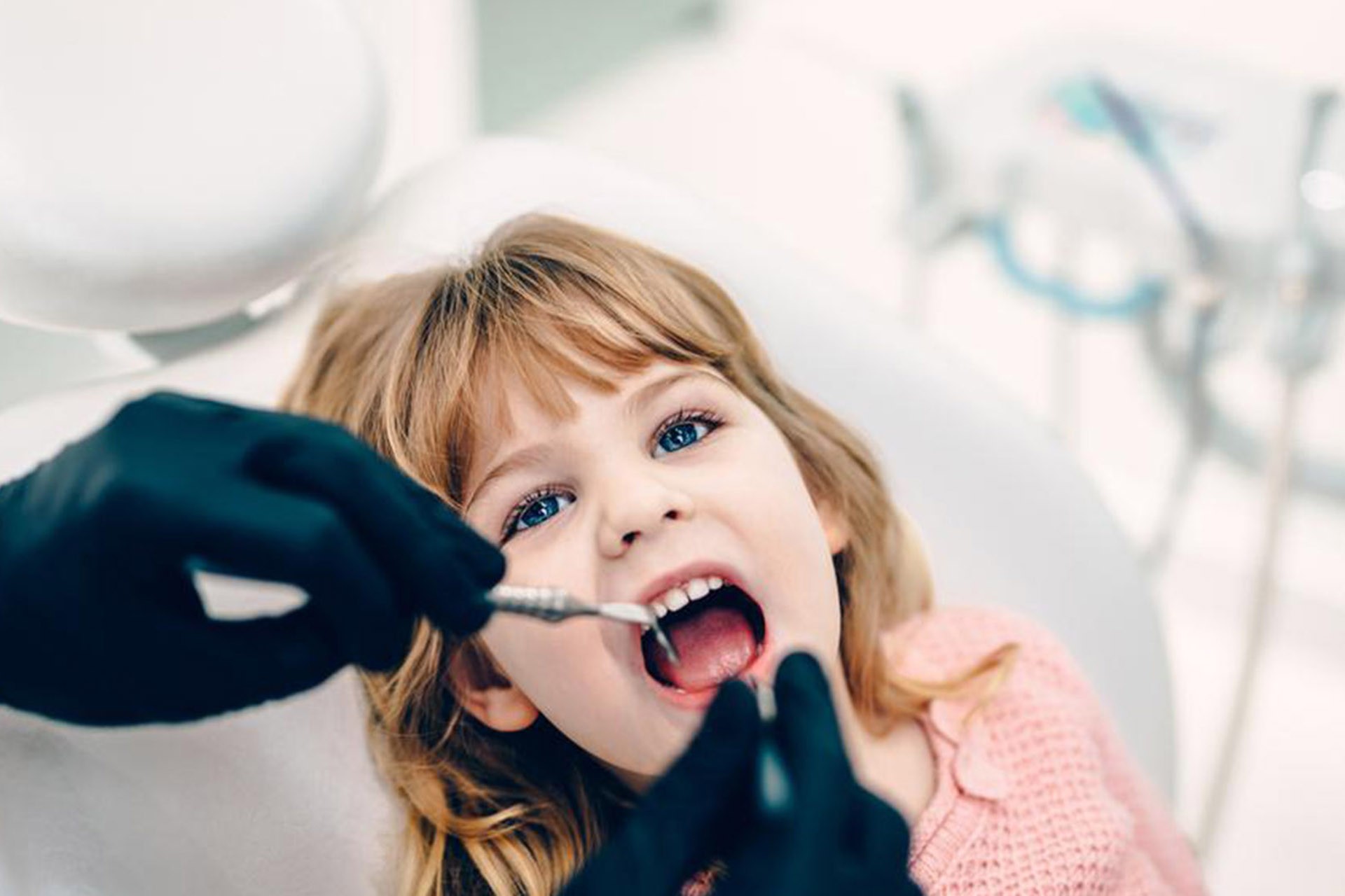 Çocuk Diş Doktoruyla İlk Muayene Tedavi Resim